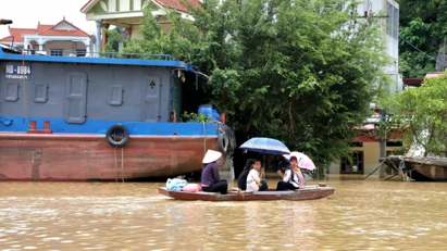 Ninh Bình dừng lệnh di dân do mực nước lũ trên sông Hoàng Long rút