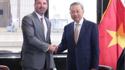 Top leader meets with leaders of international technology corporations, investment funds