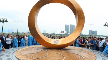 HCM City unveils international friendship symbol