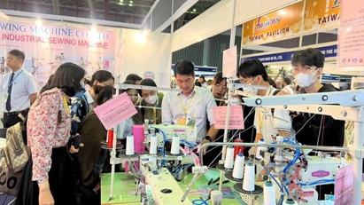 HCM City hosts international garment & textile expo 