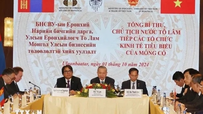 Top leader meets with Mongolian economic representatives