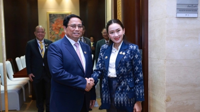 Vietnamese, Thai PMs meet on ASEAN Summit sidelines