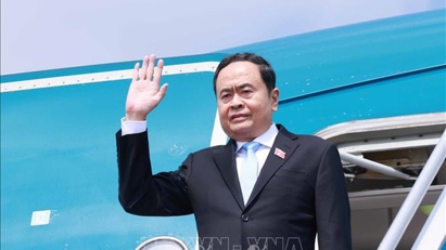 Top Vietnamese legislator leaves for AIPA-45