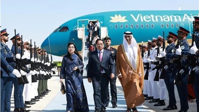 PM arrives in Abu Dhabi, beginning official visit to UAE