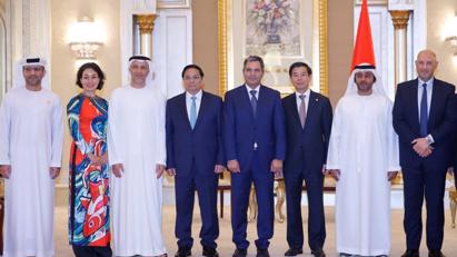 Thủ tướng tiếp lãnh đạo các tập đoàn hàng đầu của UAE