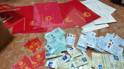 Công an Hà Nội liên tiếp triệt phá các vụ làm giả tài liệu, lừa đảo ngân hàng