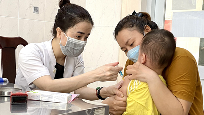 Khẩn trương rà soát, tổ chức tiêm vét cho những trẻ chưa được tiêm vaccine phòng bệnh sởi