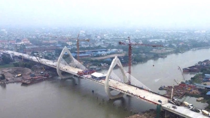 The joint closure of the $47 mln bridge in Nam Dinh province completed.