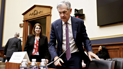 Fed gặp khó đủ đường