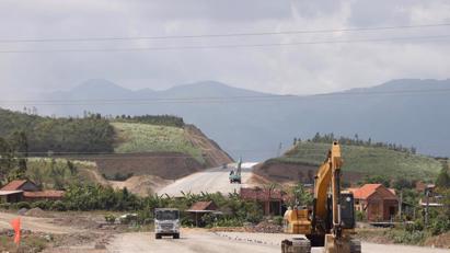 Deputy PM asks bet88 con accelerate construction of expressway projects
