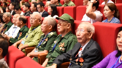 Cần quan tâm, đảm bảo đầy đủ chế độ với người có công dịp 50 năm Giải phóng miền Nam 