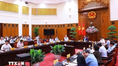 Decrees on decentralization, delegation of power to local administrations to be built