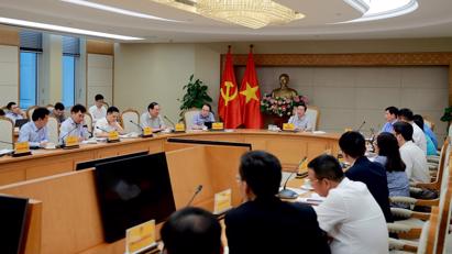 Phó Thủ tướng Trần Hồng Hà chỉ đạo xây dựng lộ trình chuyển đổi xanh cho ngành hàng không