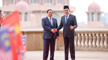 Thủ tướng Anwar Ibrahim chủ trì lễ đón Thủ tướng Phạm Minh Chính thăm chính thức Malaysia