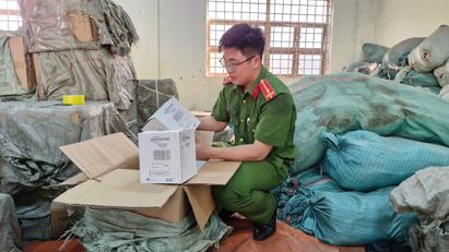 Nghệ An: Triệt phá đường dây buôn bán 480.000 sản phẩm dầu gội, nước xả, kem đánh răng giả