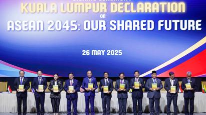 Thủ tướng cùng các nhà lãnh đạo ký Tuyên bố "ASEAN 2045: Tương lai chung của chúng ta"