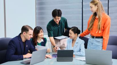 Công ty Ấn Độ phổ cập AI cho hơn nửa triệu lao động, doanh nghiệp Việt làm gì để không tụt hậu?