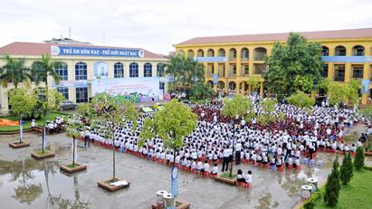 Giữ ổn định hệ thống trường học, trạm y tế tại địa phương khi sáp nhập
