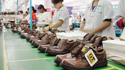 Tránh rủi ro thuế quan của Hoa Kỳ, cấp thiết đa dạng hoá thị trường cho dệt may, da giày