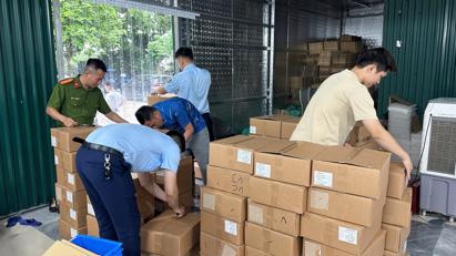 Công ty TNHH Dược mỹ phẩm Ngân Korea bán hàng trôi nổi