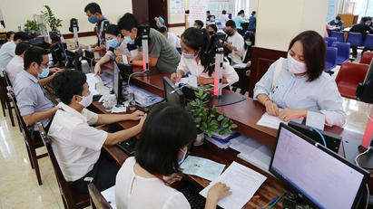 Bộ Nội vụ: Đề xuất bổ sung thêm một số trường hợp được tiếp nhận vào công chức
