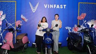 Xe máy VinFast “gây bão” tại các khu công nghiệp