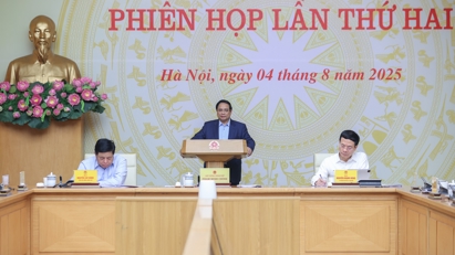 Thủ tướng: Chậm nhất tới 2027 phải thiết kế, chế tạo, kiểm thử một số chíp bán dẫn