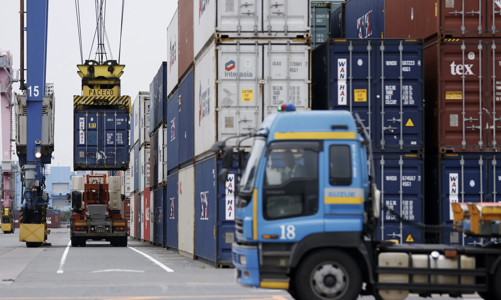 Xuất khẩu của Nhật Bản sụt giảm vì thuế quan