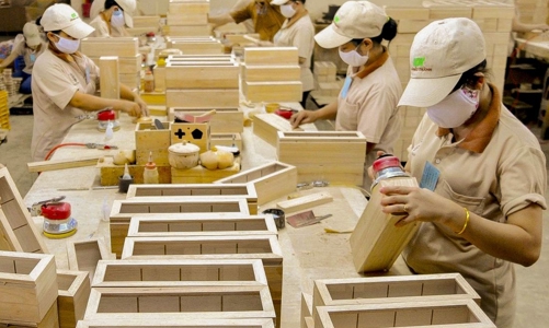 Gần 100 doanh nghiệp xuất khẩu gỗ dán cứng sang Hoa Kỳ bị điều tra kép