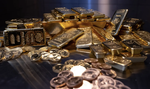 Giá vàng trượt về gần mốc chủ chốt 3.300 USD/oz do đồng USD hồi phục