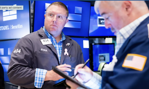 Chứng khoán Mỹ lập kỷ lục mới sau tin thương mại, giá dầu tăng vì động thái của Iran