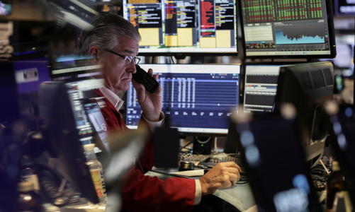 Chứng khoán Mỹ lập kỷ lục mới nhờ báo cáo việc làm khả quan, giá dầu giảm