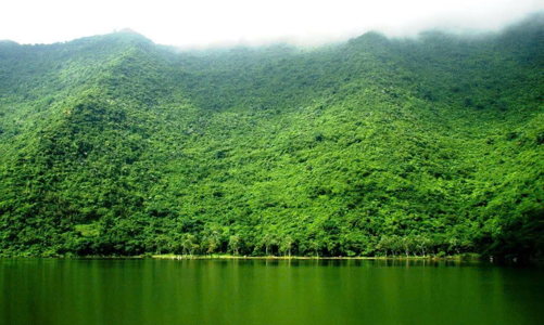 Khu nghỉ dưỡng xanh 900 tỷ đồng nổi trên hồ Yên Quang