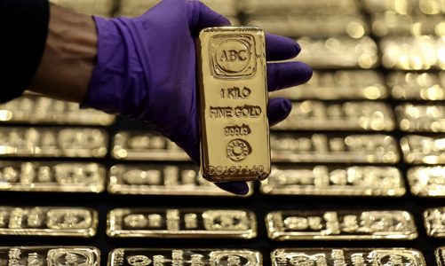 Giá vàng giằng co, “cá mập” SPDR Gold Trust xả hàng mạnh