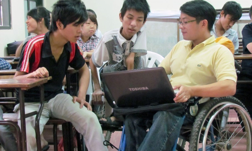  Hỗ trợ người khuyết tật tham gia hệ sinh thái kinh tế số