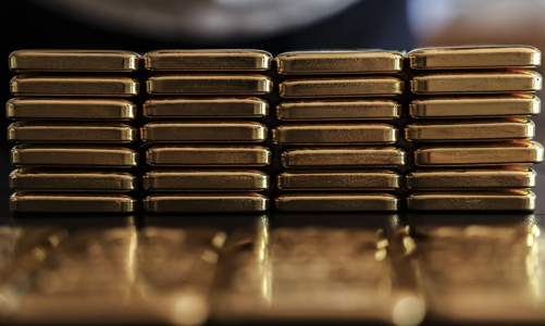 Giá vàng tăng mạnh vì nhu cầu phòng ngừa rủi ro