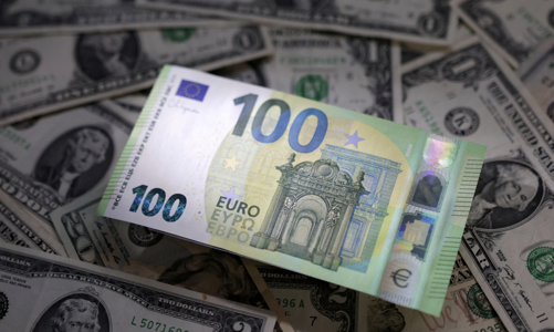 Đồng euro trượt giá sau khi ông Trump tuyên bố áp thuế quan 30% lên EU