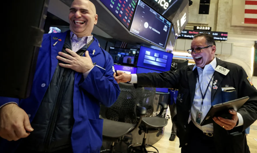 Chứng khoán Mỹ tăng điểm nhờ số liệu việc làm khả quan, giá dầu nhảy hơn 1% do Trung Đông lại căng thẳng