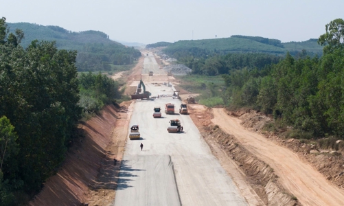 Không để vướng mắc nhỏ làm ảnh hưởng tiến độ cao tốc Quảng Ngãi – Hoài Nhơn