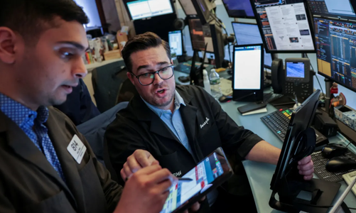 S&P 500 và Nasdaq tiếp tục lập kỷ lục mới nhờ tin tức về thỏa thuận thương mại, giá dầu giảm thêm