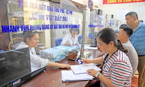 Sổ tay hướng dẫn thực hiện nhiệm vụ, thẩm quyền mới của cấp xã trong lĩnh vực nông nghiệp và môi trường, đất đai