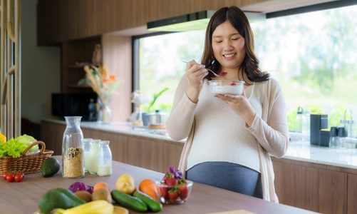 Phụ nữ độc thân làm IVF sinh con: Cần điều kiện và lưu ý gì?