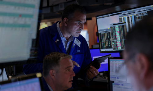 Chứng khoán Mỹ mất điểm vì mối lo lãi suất, giá dầu giảm sau chuỗi phiên tăng liên tiếp