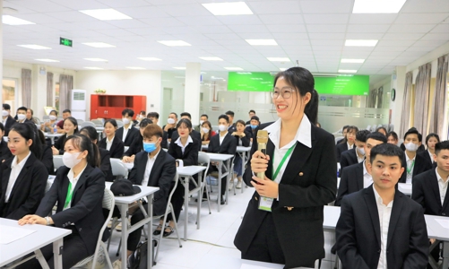 Ứng dụng công nghệ hỗ trợ thông tin cho người lao động tìm việc ở nước ngoài 