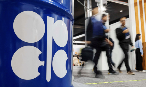 OPEC+ tiếp tục tăng mạnh sản lượng dầu để giữ thị phần
