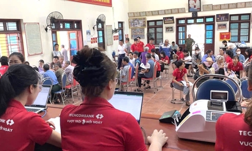 Techcombank gia tăng trải nghiệm, đồng hành cùng chính quyền và người dân giải phóng mặt bằng