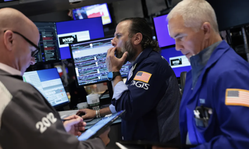 Chứng khoán Mỹ quay đầu giảm vì mối lo kinh tế, giá dầu xuống đáy 5 tuần