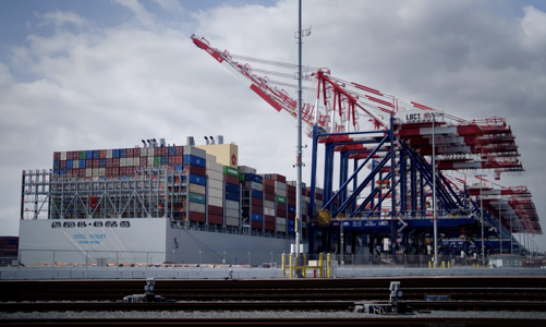 Quốc khố Mỹ tiếp tục thu “đậm” tiền thuế quan