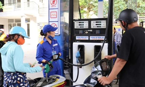 Giá xăng đi lên, các mặt hàng dầu tăng giảm tùy loại