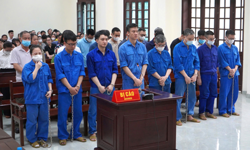 Tiếp tay buôn lậu hơn 13.000 container gỗ, cán bộ hải quan cửa khẩu Cảng Hải Phòng nhận hơn 8,1 tỷ  đồng 